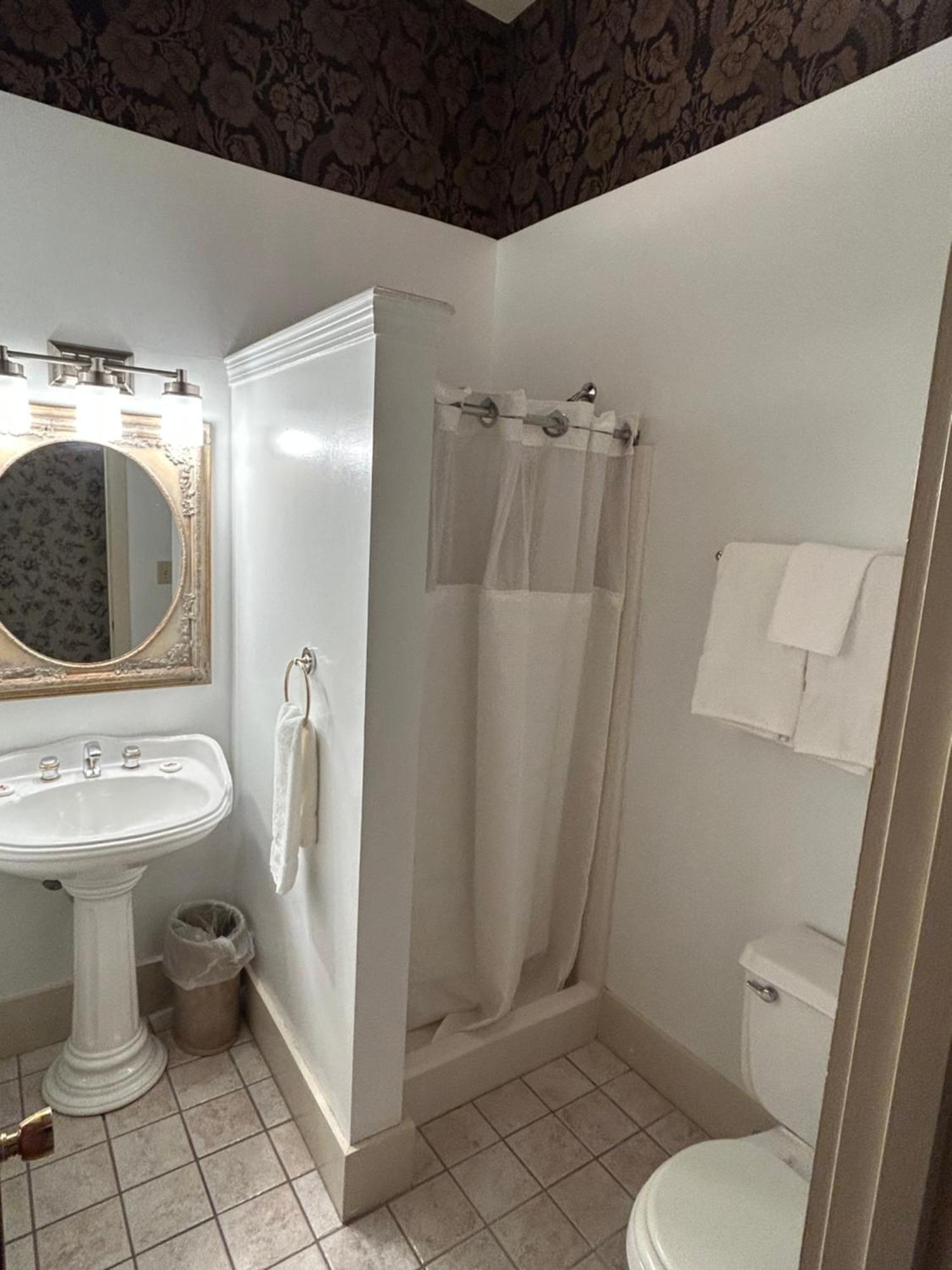The Elizabeth Inn And Restaurant Bethel Chambre photo